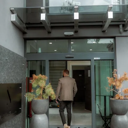 Ned Hotel *